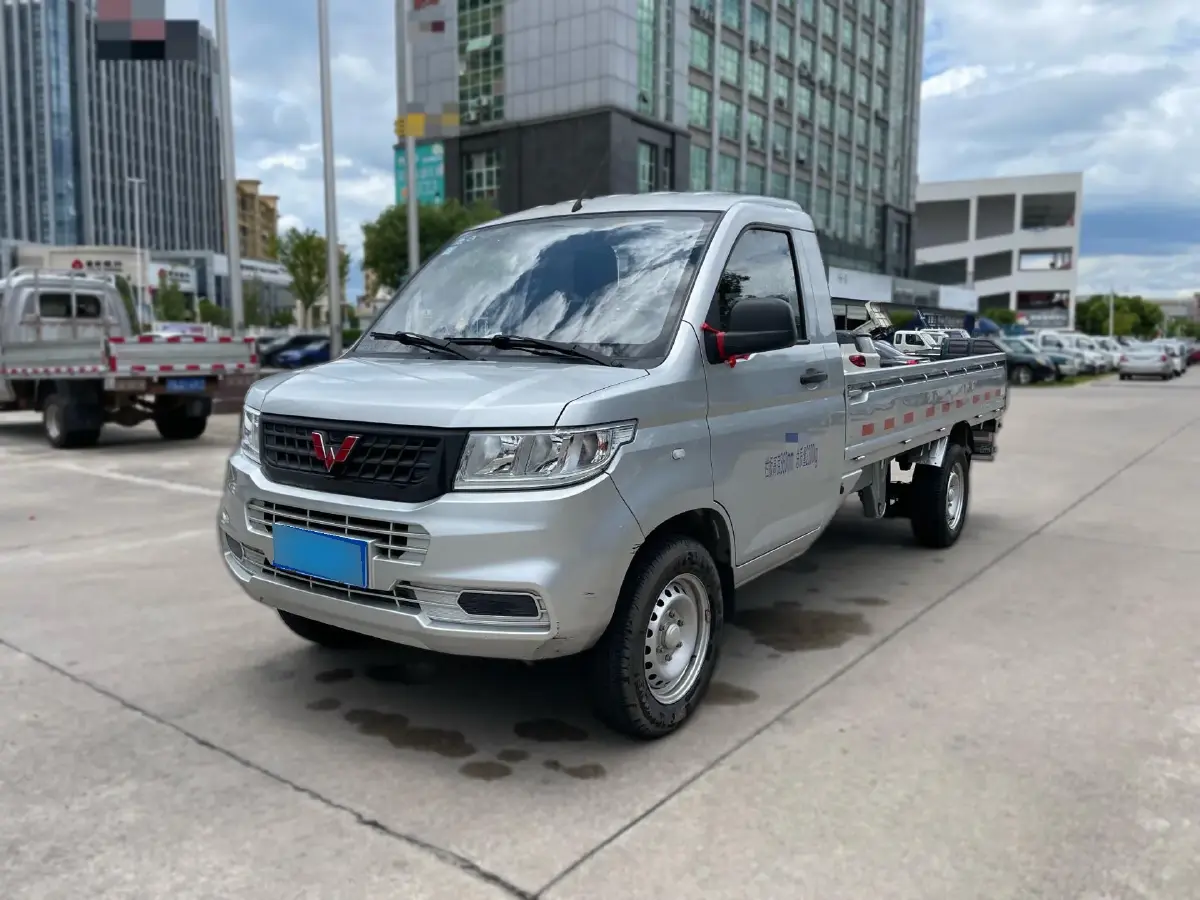 2021 WuLing RongGuang New Truck Special 1.8L 125HP L4 5MT