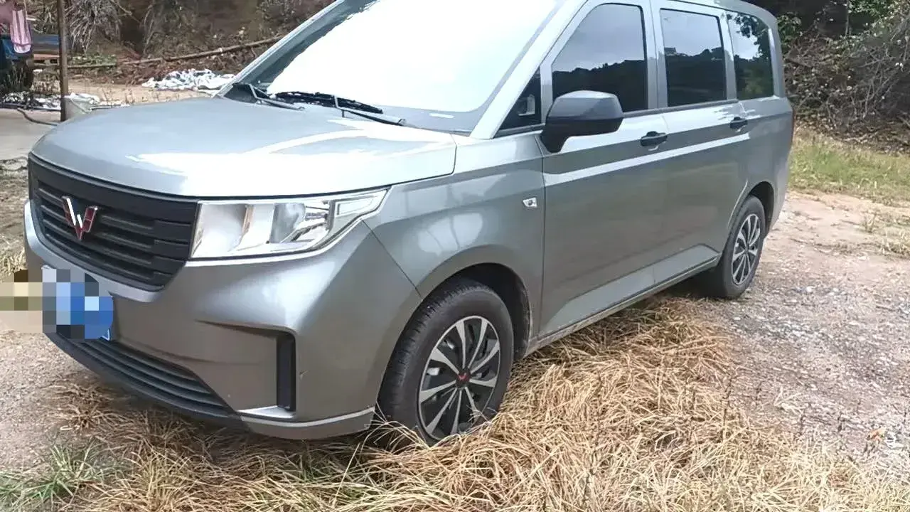 2021 WuLing HongGuang Plus 1.5T 147HP L4 6MT