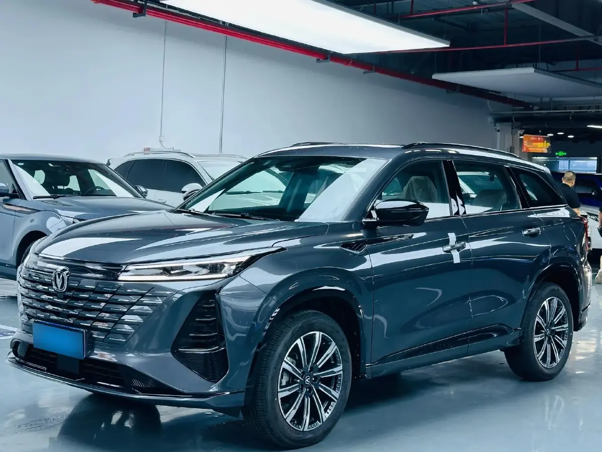 2024 ChangAn CS75 Plus 1.5T 188HP L4 8AT