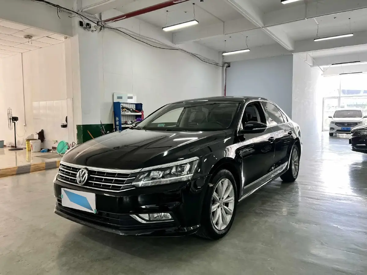 2017 Volkswagen Passat 1.8T 180HP L4 7DCT