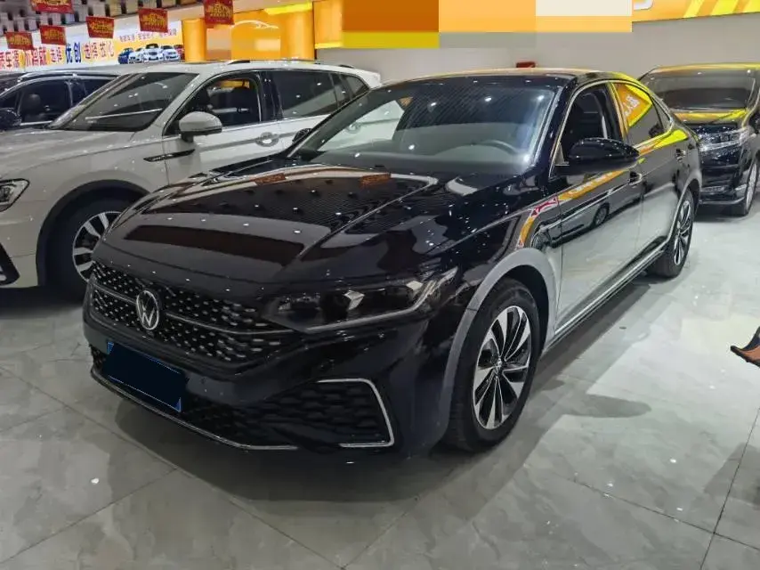2022 Volkswagen Passat 2.0T 186HP L4 7DCT