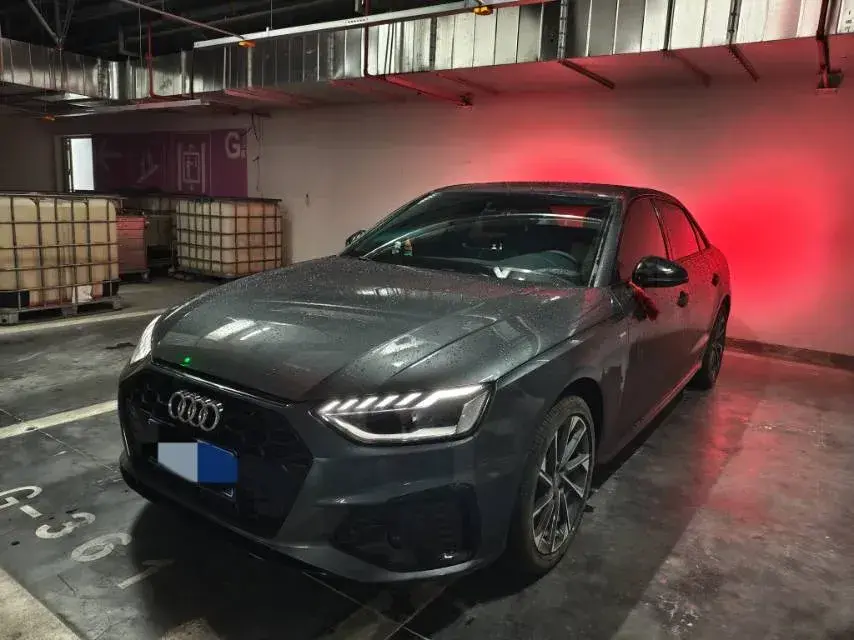 2023 Audi A4L 2.0T 190HP L4 7DCT