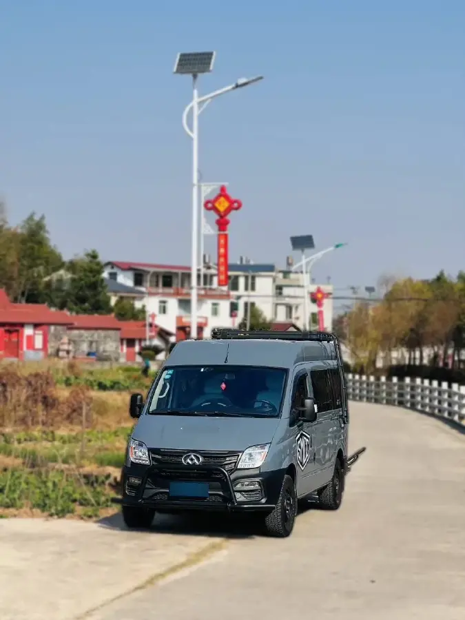 2018 MAXUS XinTu V80 2.5T 136HP L4 6MT