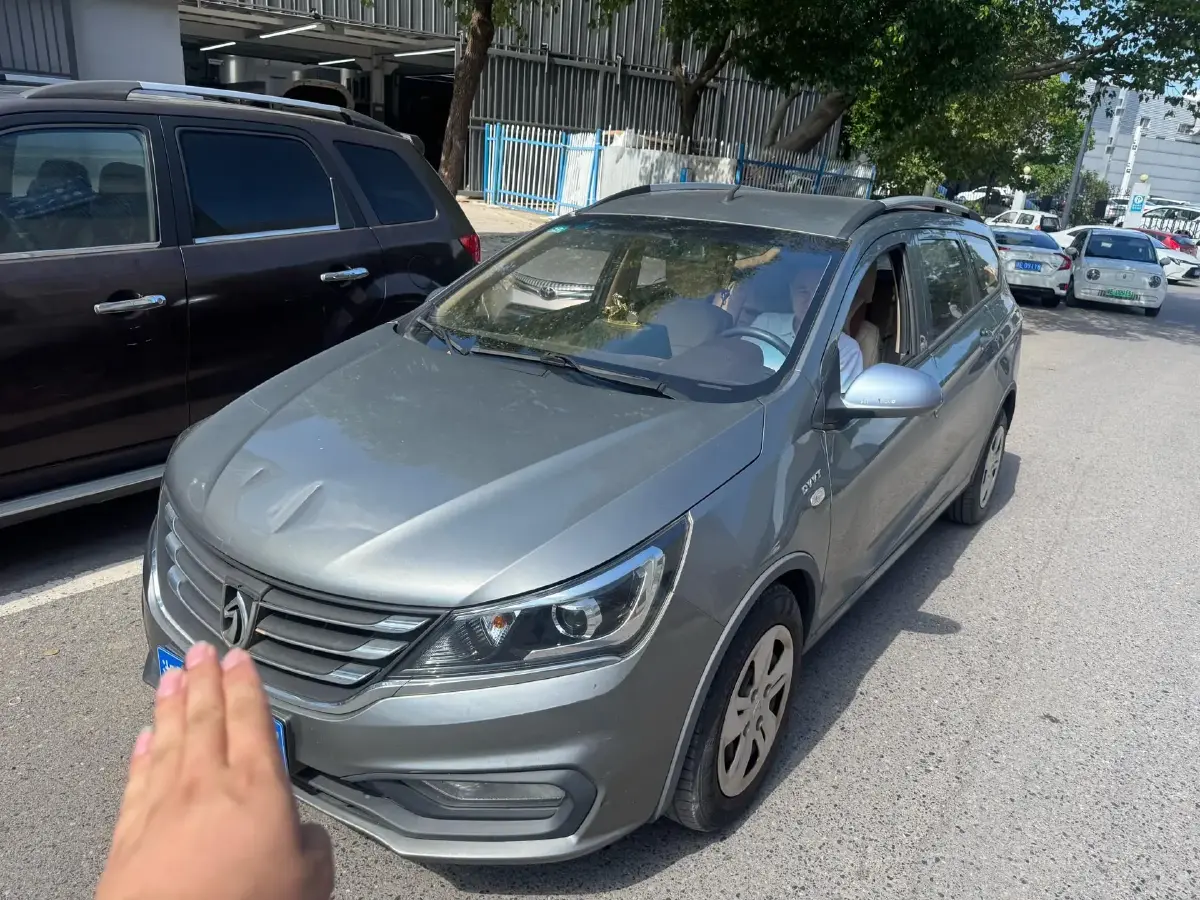 2017 BaoJun 310W 1.5L 112HP L4 6MT