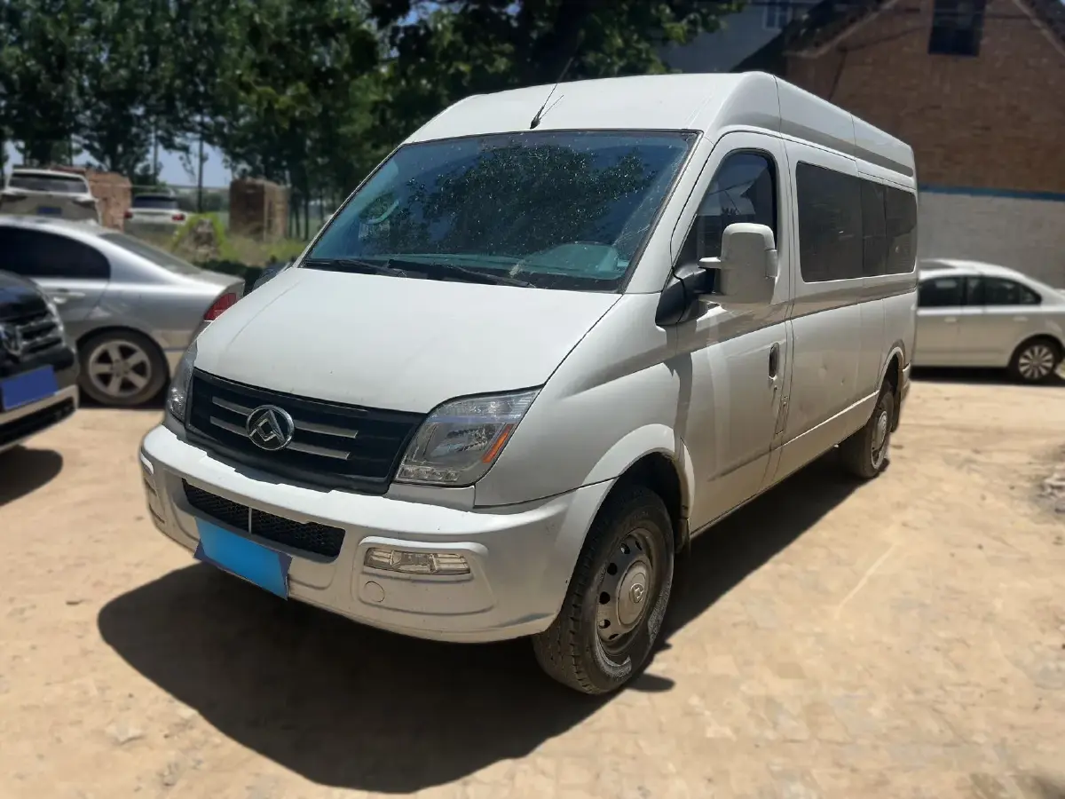 2023 MAXUS XinTu V80 2.0T 127HP L4 6MT