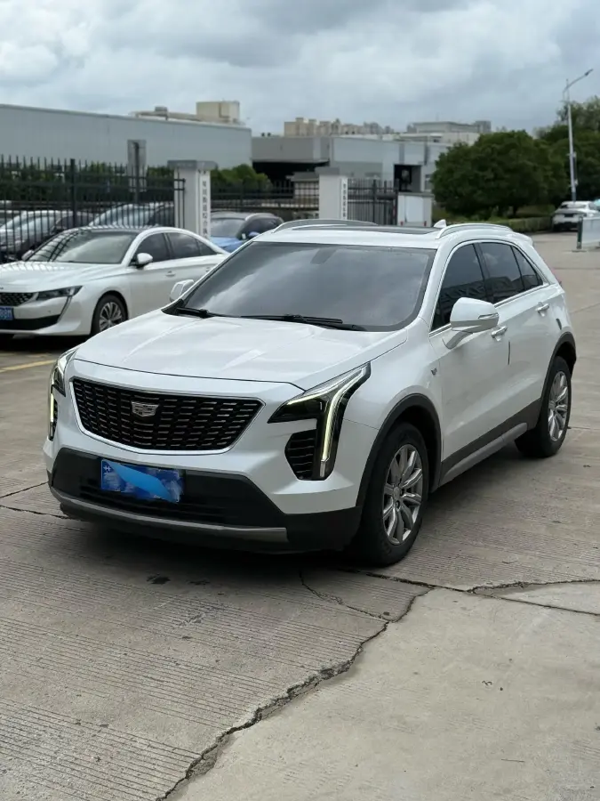 2020 Cadillac XT4 2.0T 241HP L4 9AT
