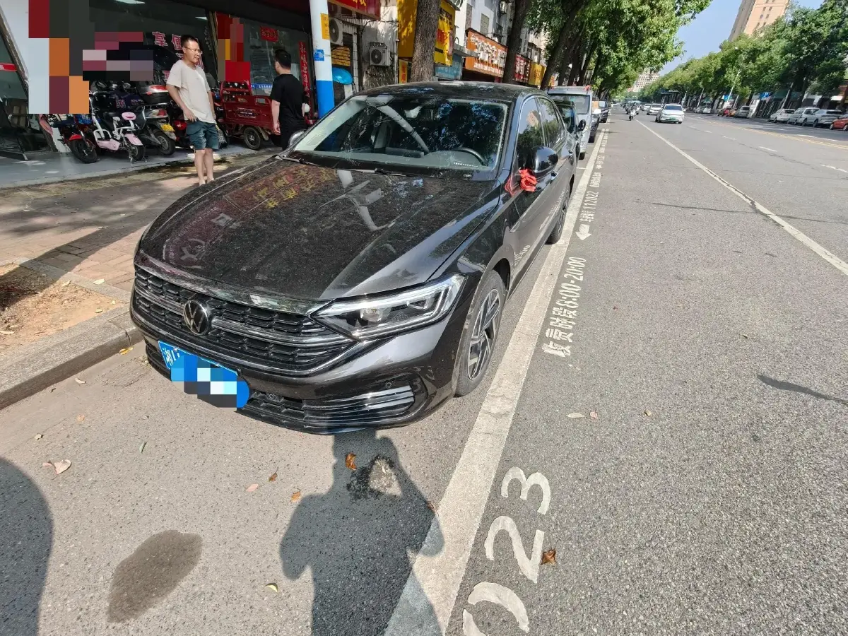 2023 Volkswagen Sagitar 1.5T 160HP L4 7DCT