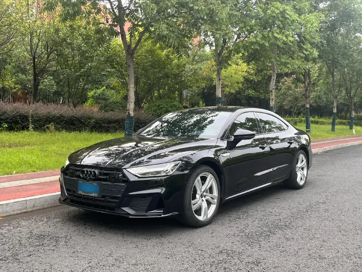 2022 Audi A7L 2.0T 245HP L4 7DCT