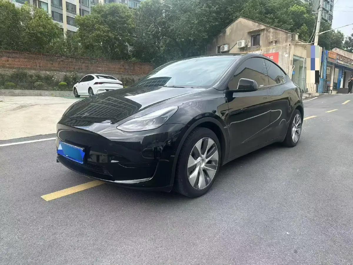 2022 Tesla Model Y BEV 60KWH