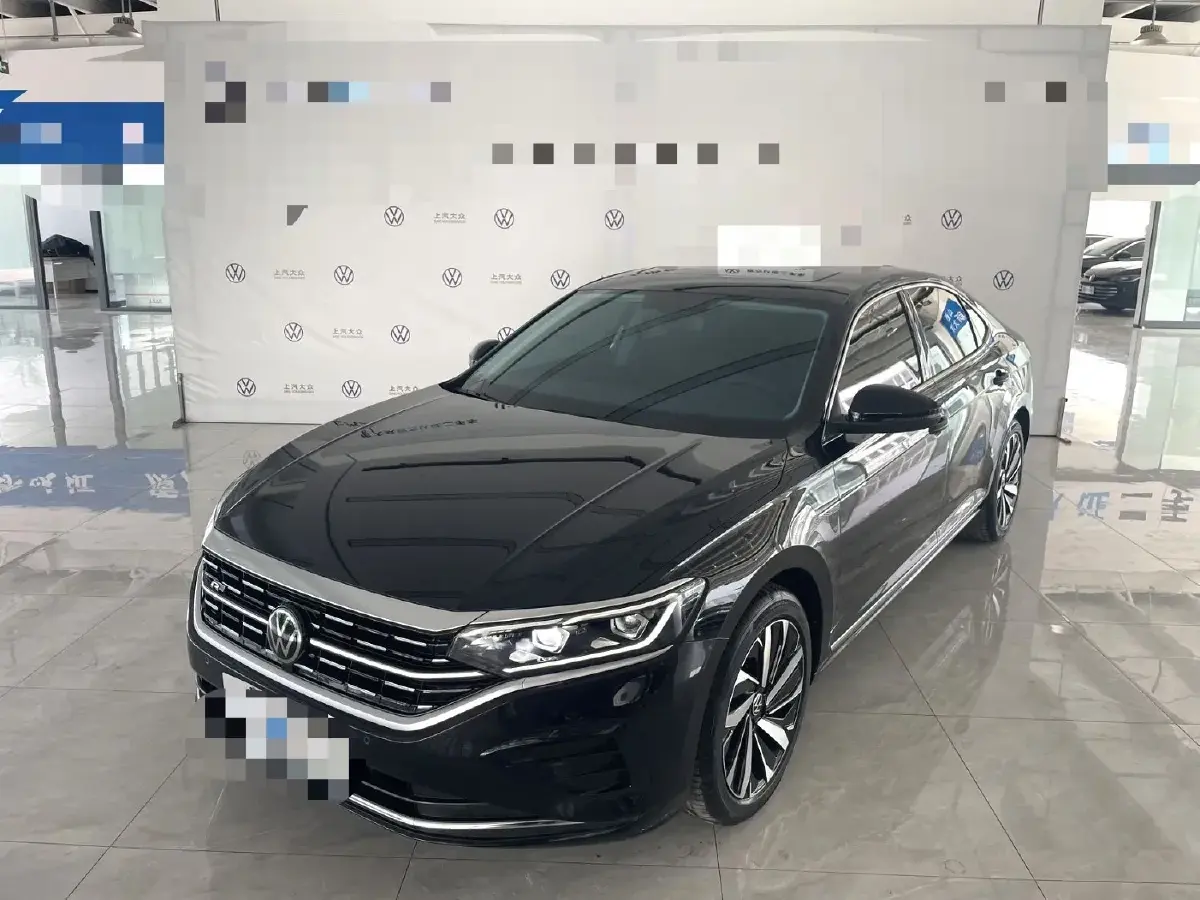 2024 Volkswagen Passat 2.0T 220HP L4 7DCT