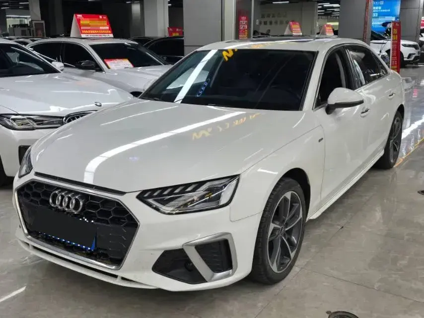 2023 Audi A4L 2.0T 190HP L4 7DCT