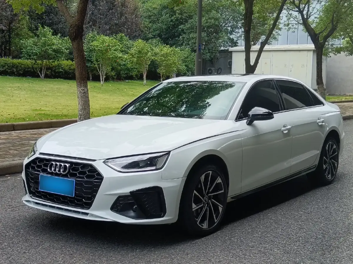 2023 Audi A4L 2.0T 190HP L4 7DCT