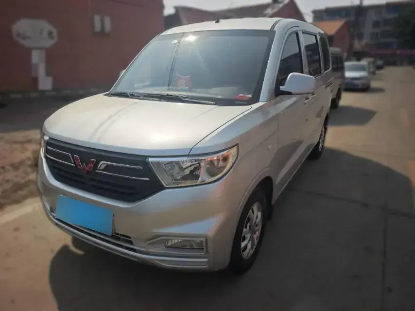 2019 WuLing HongGuang Plus 1.5T 147HP L4 6MT