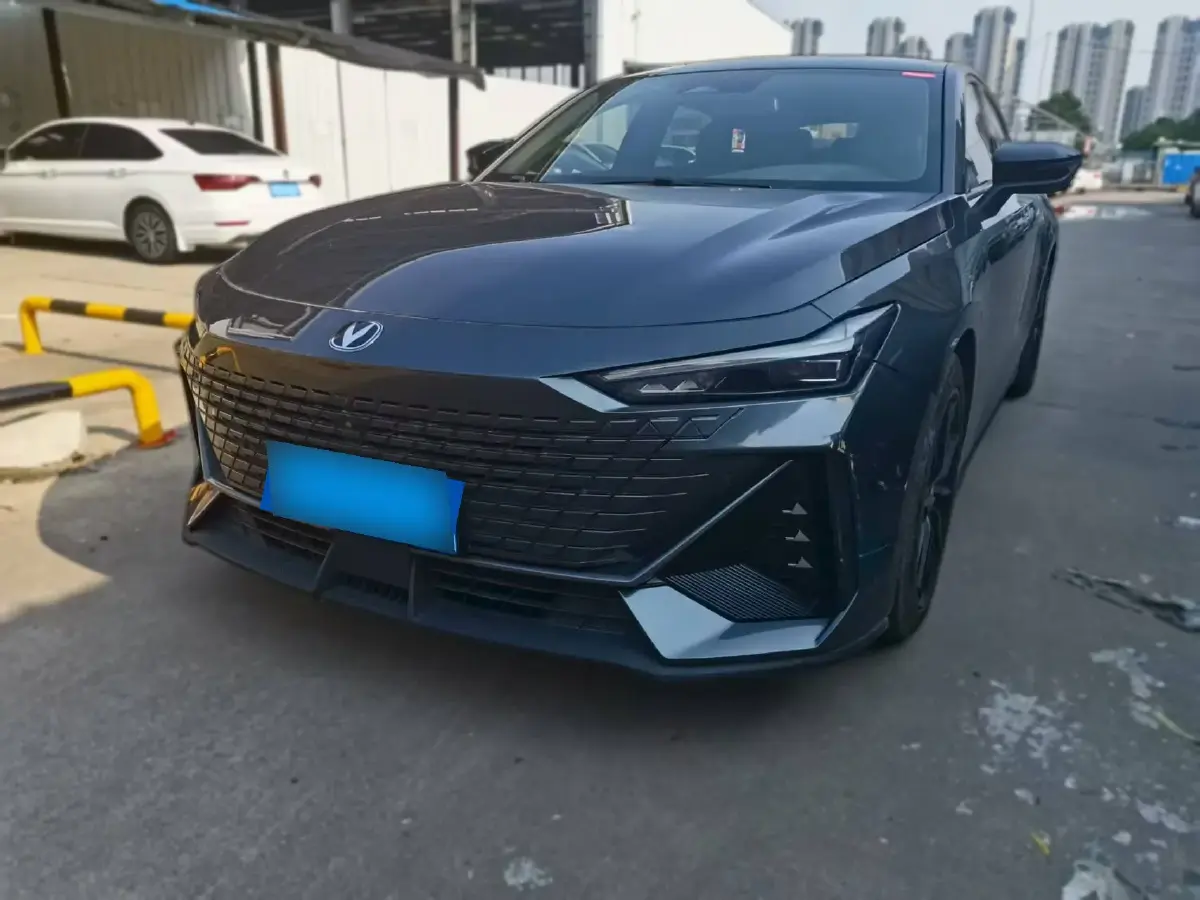 2022 ChangAn UNI-V 1.5T 188HP L4 7DCT 2022 ChangAn UNI-V 1.5T 188HP L4 7DCT