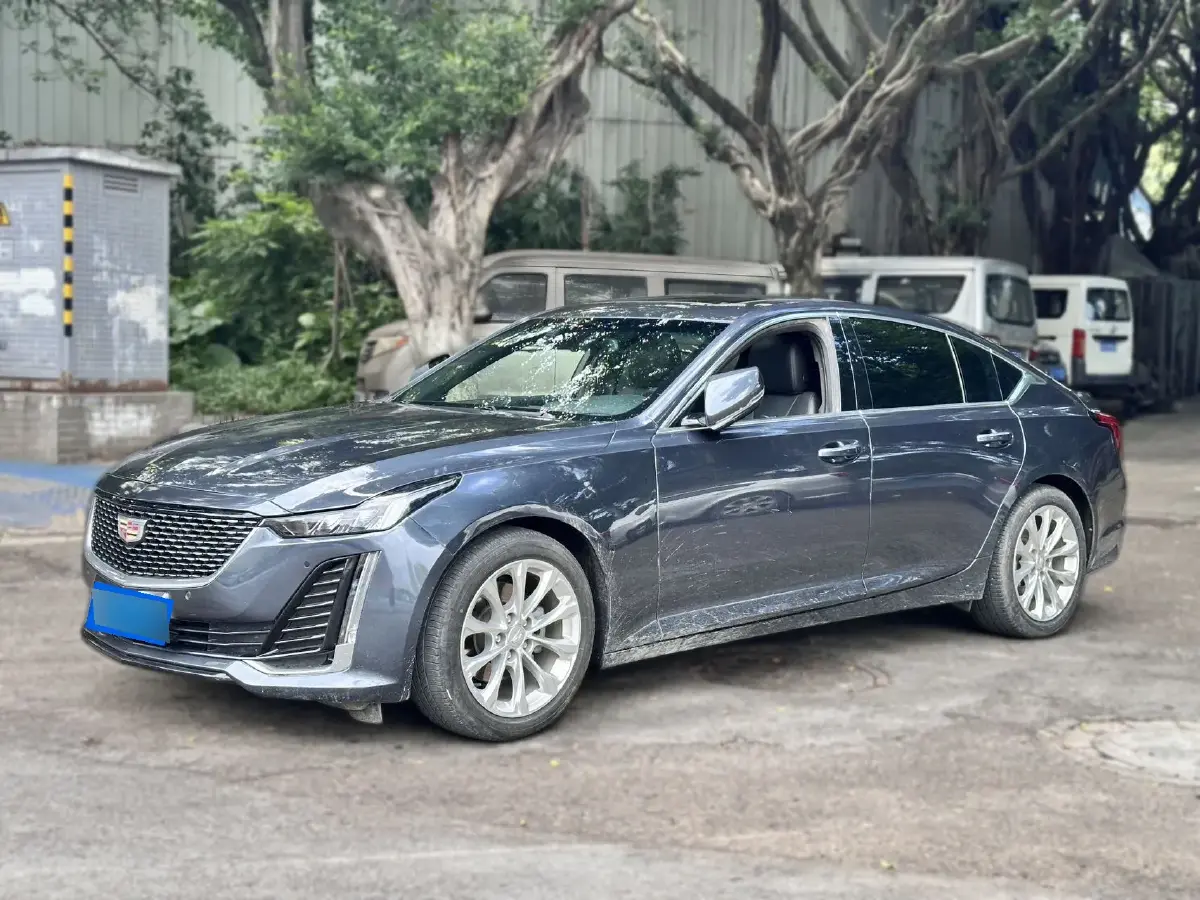 2022 Cadillac CT5 2.0T 237HP L4 10AT
