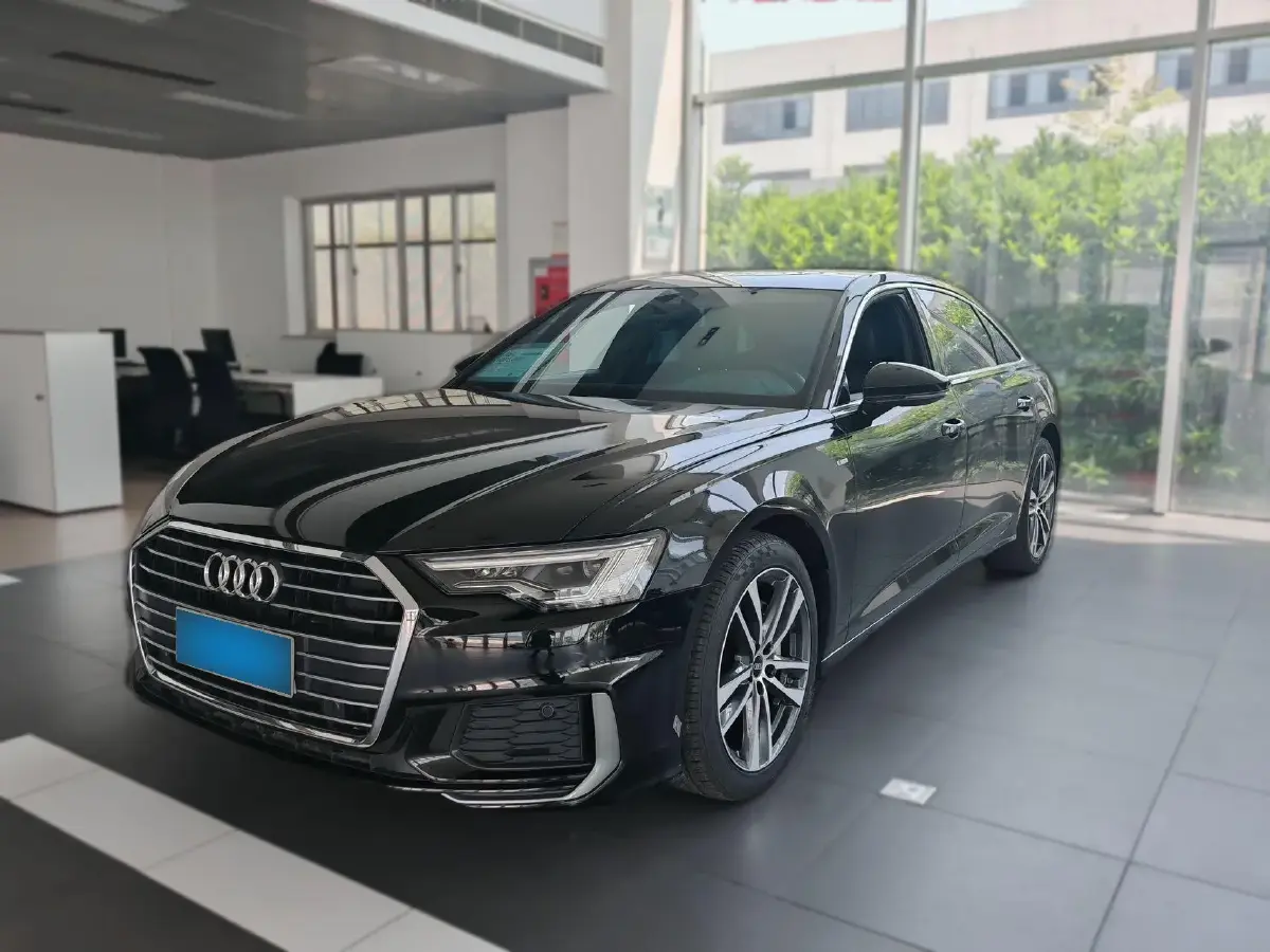 2022 Audi A6L 2.0T 190HP L4 7DCT