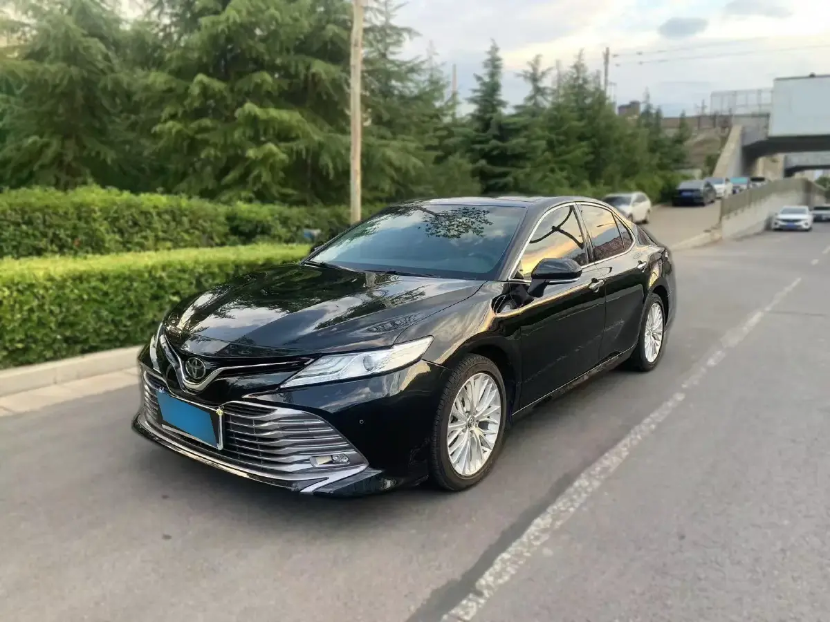 2018 Toyota Camry 2.5L 209HP L4 8AT