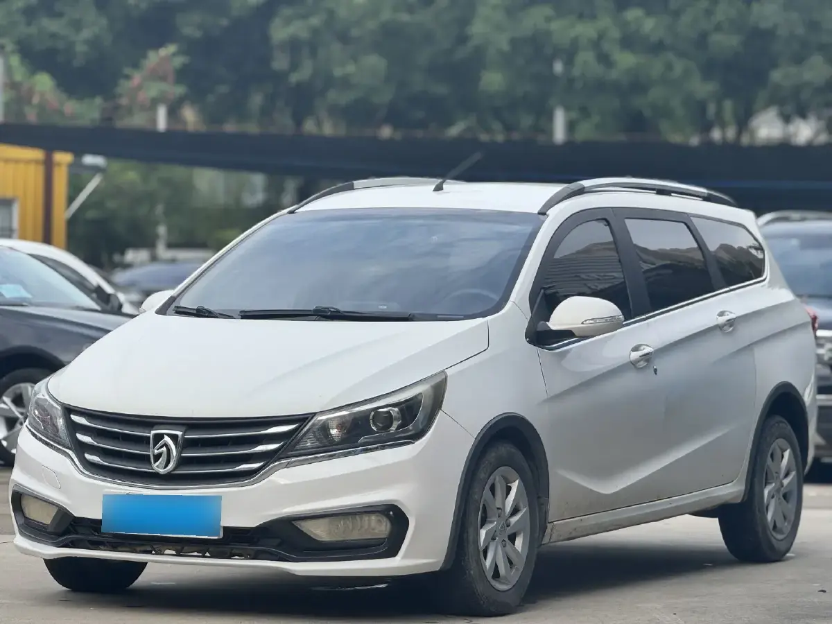 2017 BaoJun 310W 1.5L 112HP L4 6MT