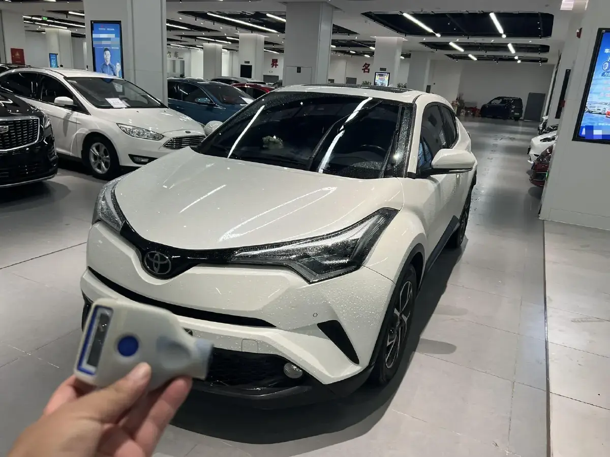 2020 Toyota C-HR 2.0L 171HP L4 CVT