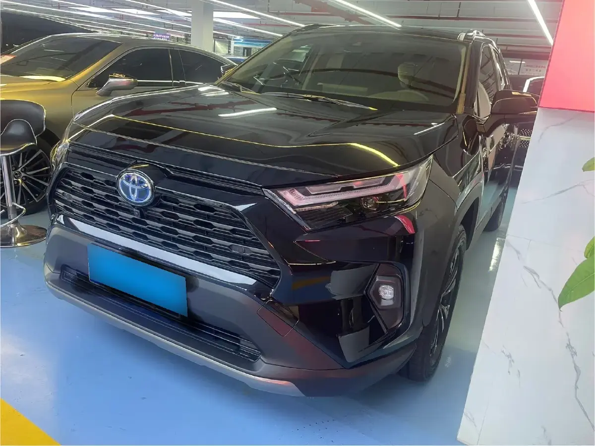 2024 Toyota RAV4 2.5L 178HP L4 E-CVT Hybrid