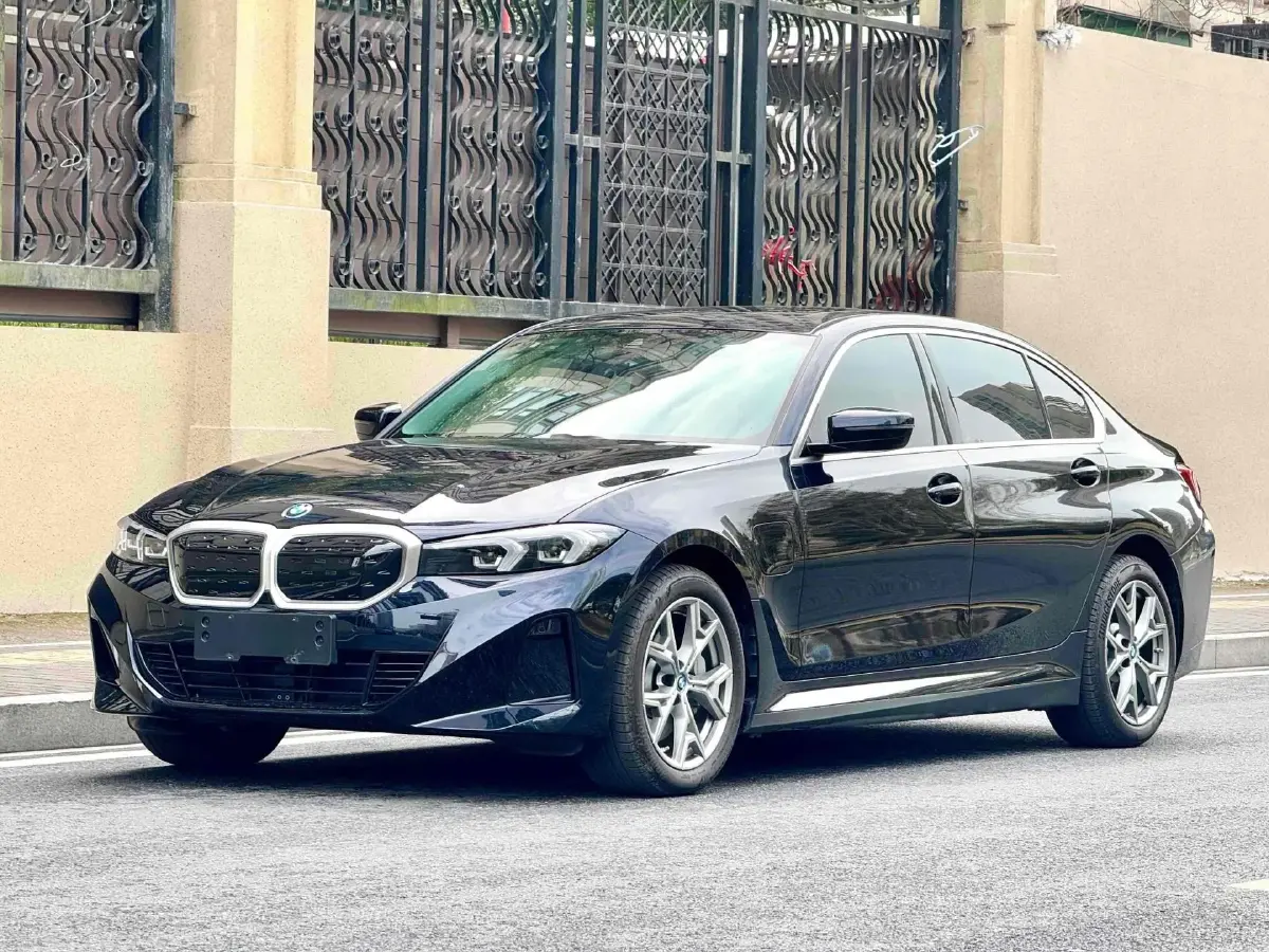 2024 BMW i3 BEV 70KWH