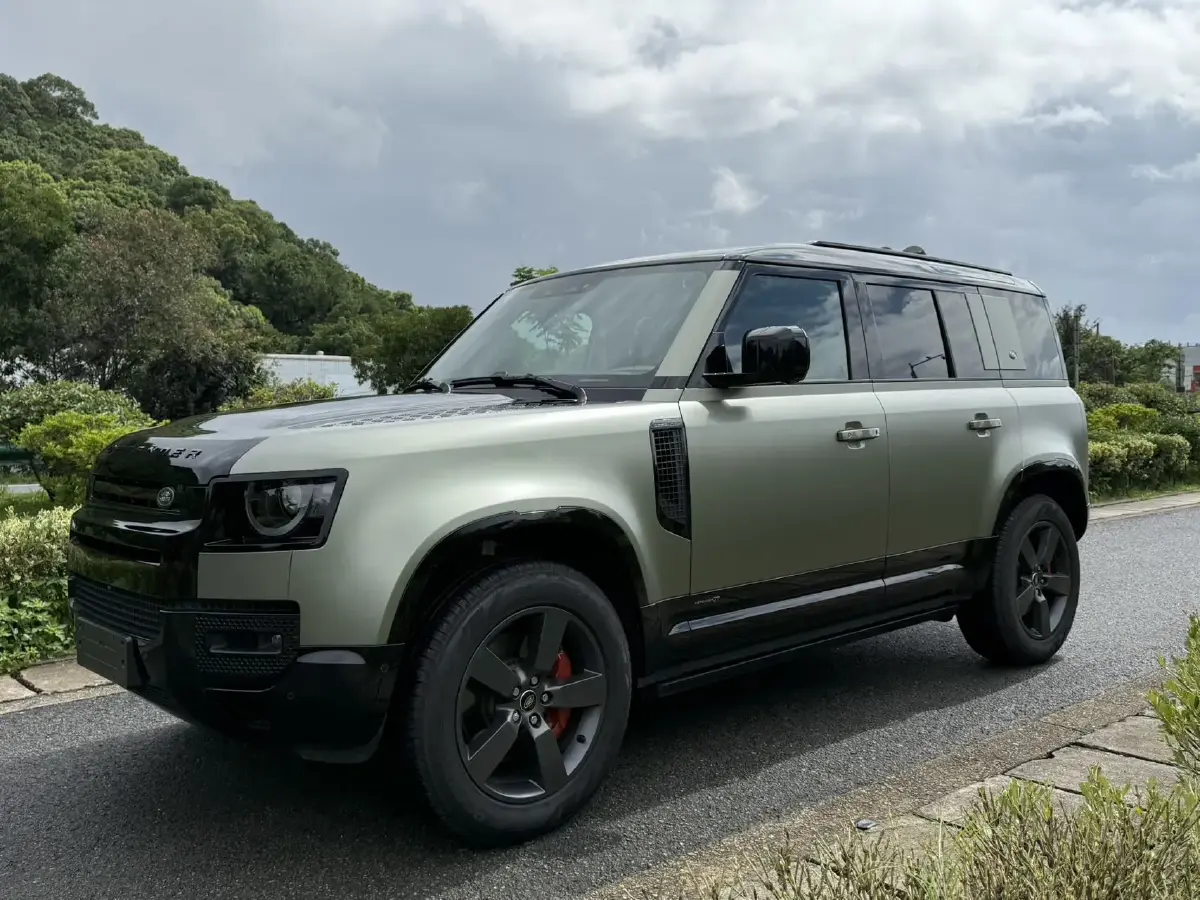 2024 Land Rover Defender 3.0T 400HP L6 8AT