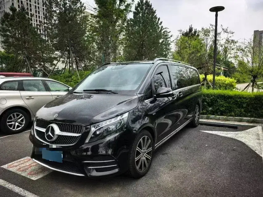 2022 Mercedes-Benz V Class 2.0T 211HP L4 9AT