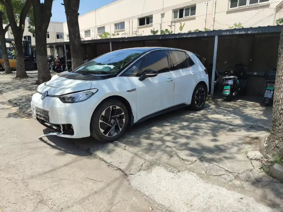 2023 Volkswagen ID.3 BEV 52.8KWH