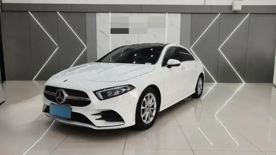 2020 Mercedes-Benz A Class 1.3T 163HP L4 7DCT