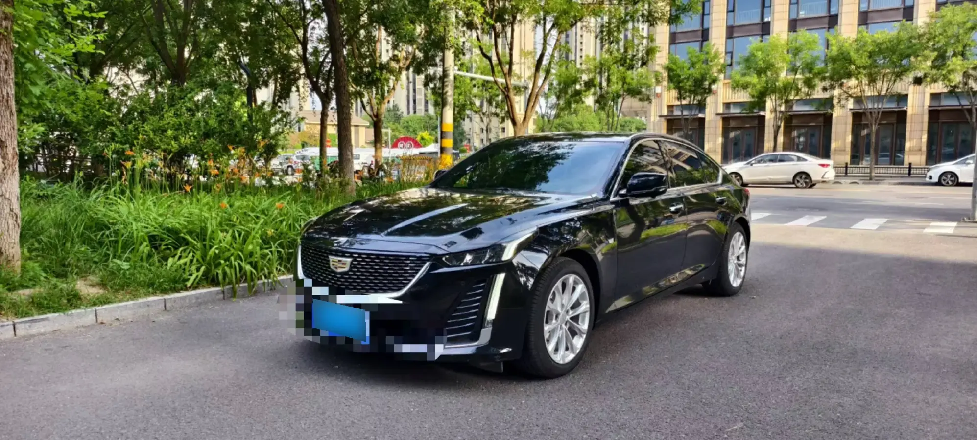 2022 Cadillac CT5 2.0T 237HP L4 10AT