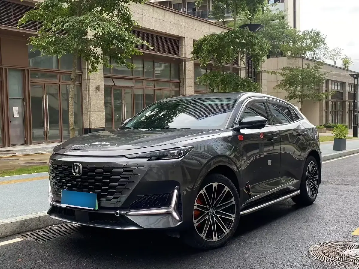 2022 ChangAn UNI-K iDD 1.5T 170HP L4 6TCT PHEV 30.74KWH