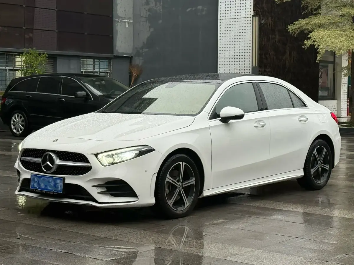 2022 Mercedes-Benz A Class 1.3T 163HP L4 7DCT