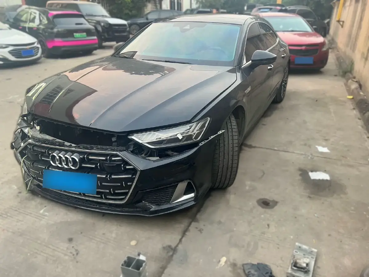 2024 Audi A7L 2.0T 245HP L4 7DCT