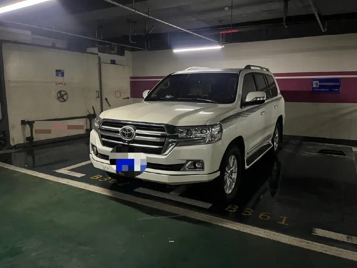 2015 Toyota Land Cruiser 4.6L 310HP V8 6AT