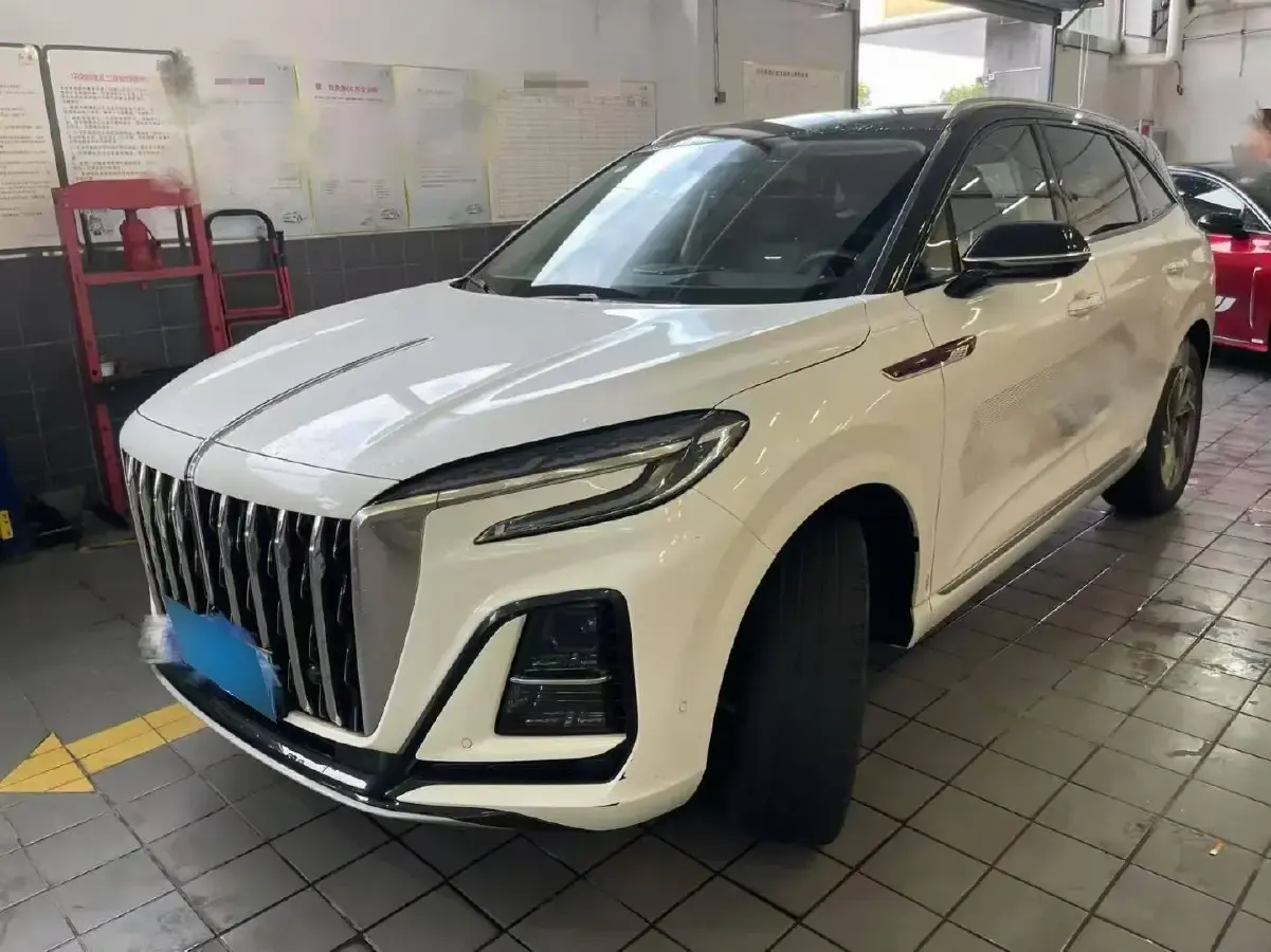 2023 HongQi HS3 2.0T 252HP L4 8AT