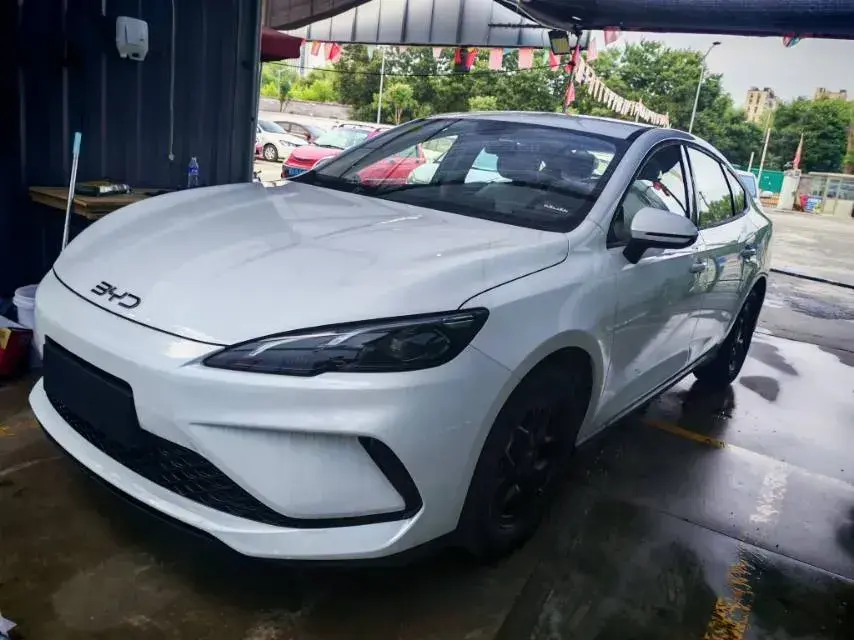 2025 BYD Seal05 DM-i 1.5L 101HP L4 E-CVT PHEV 7.68KWH