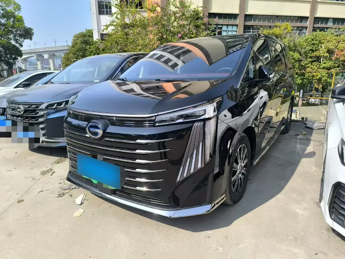 2023 GAC Trumpchi M8 2.0T 190HP L4 E-CVT Hybrid
