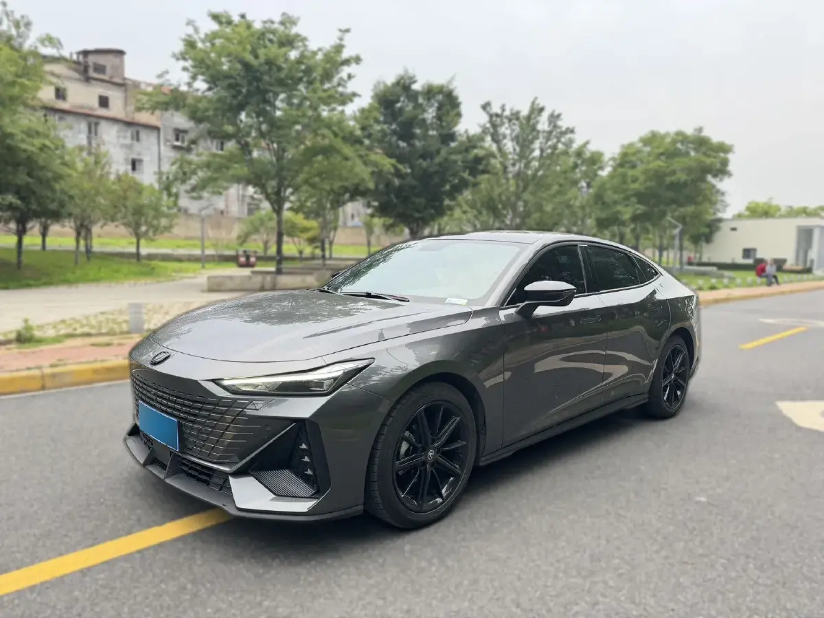 2022 ChangAn UNI-V 1.5T 188HP L4 7DCT