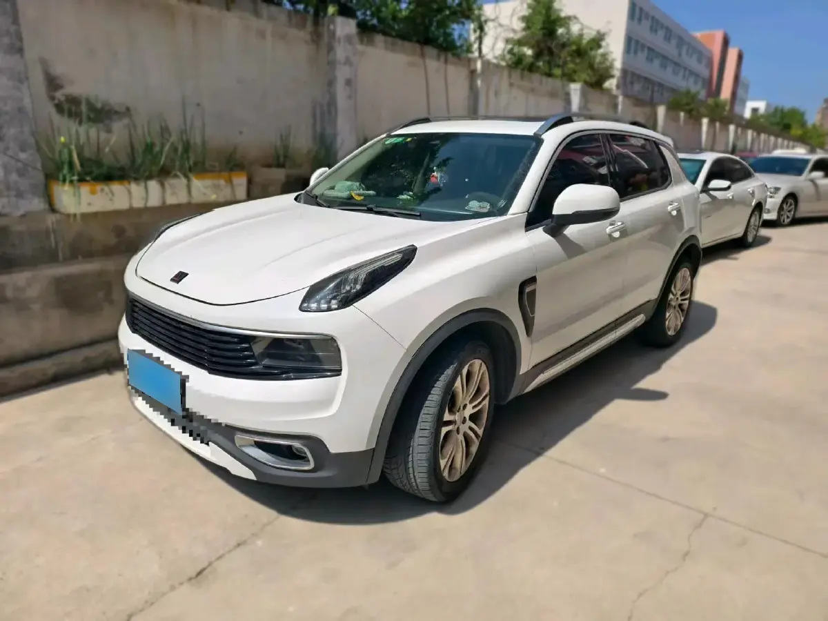2018 LYNK&CO 01 2.0T 190HP L4 6AT
