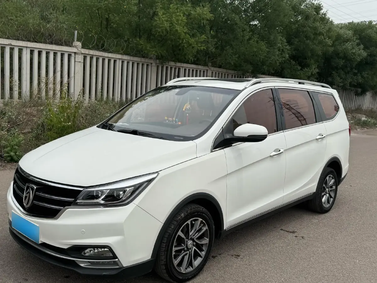 2017 BaoJun 730 1.5T 150HP L4 6MT