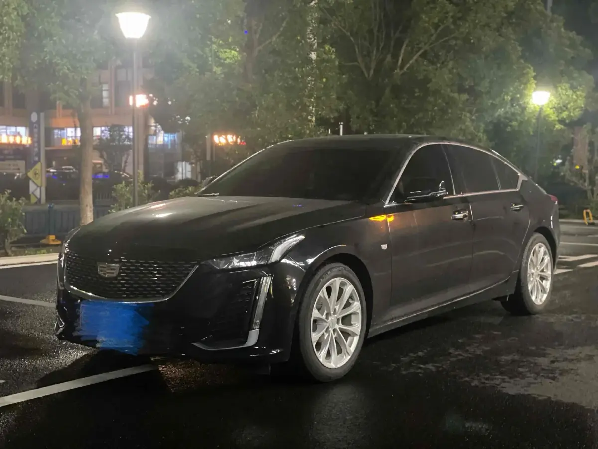 2022 Cadillac CT5 2.0T 237HP L4 10AT