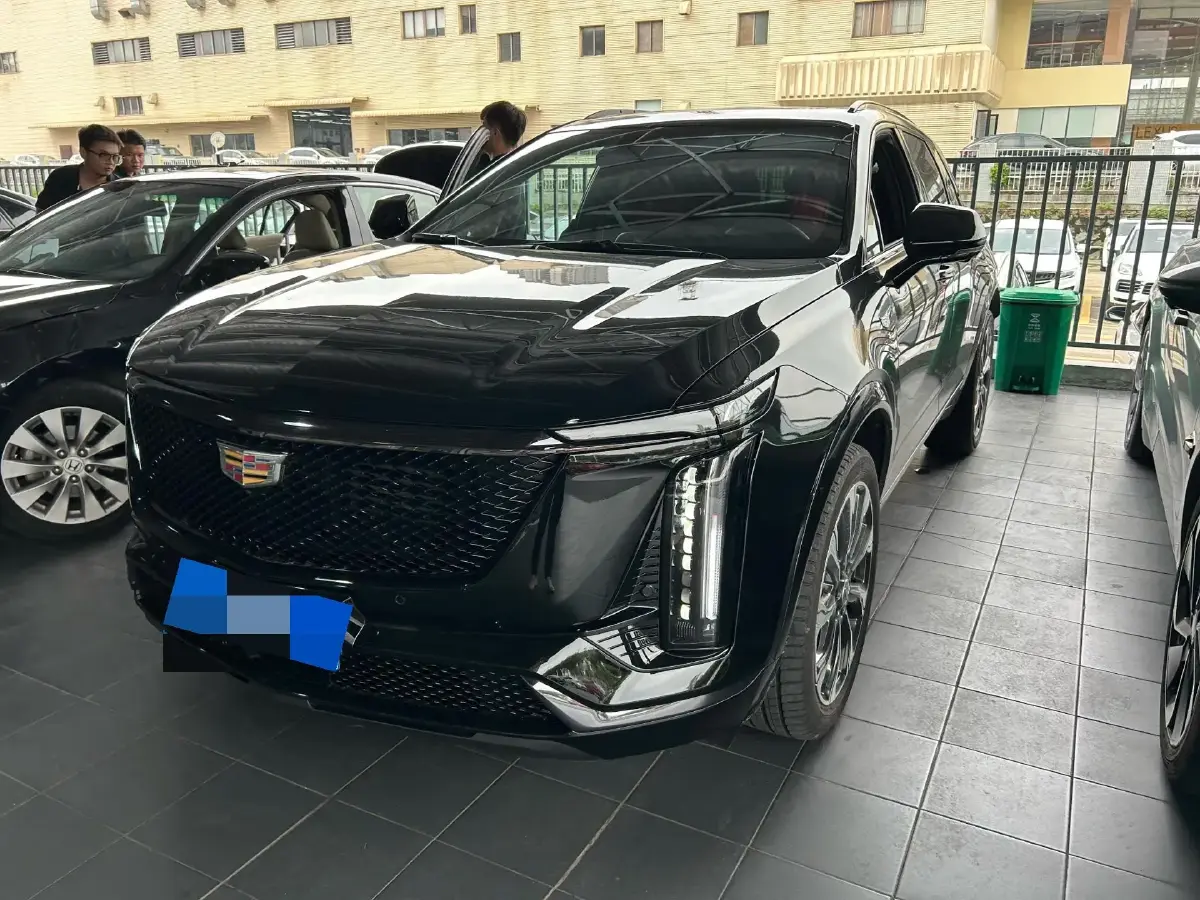 2025 Cadillac XT5 2.0T 237HP L4 9AT
