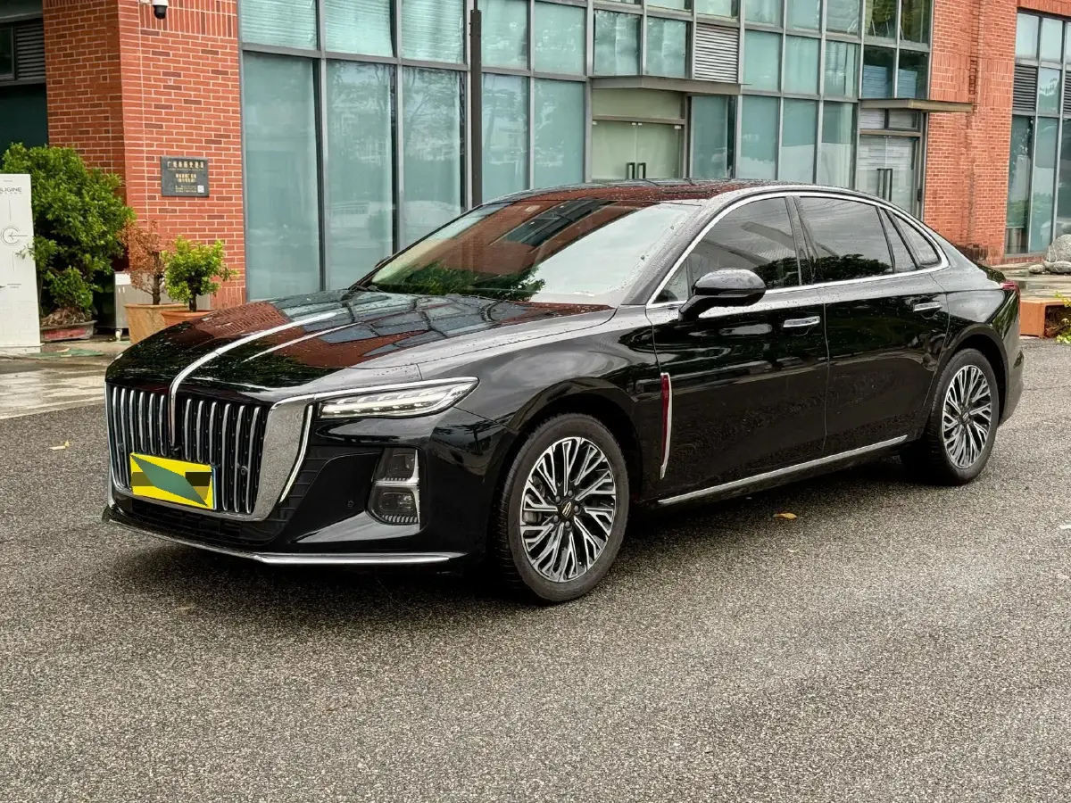 2024 HongQi H5 2.0T 224HP L4 8AT