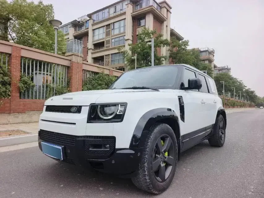 2024 Land Rover Defender 3.0T 400HP L6 8AT