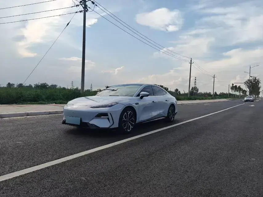 2024 Geely Galaxy E8 BEV 76KWH