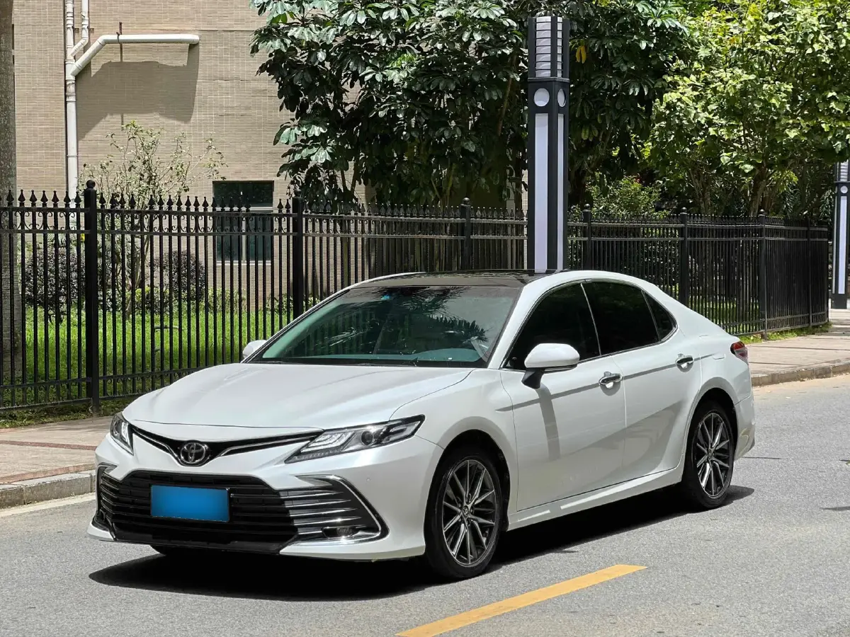 2021 Toyota Camry 2.5L 209HP L4 8AT