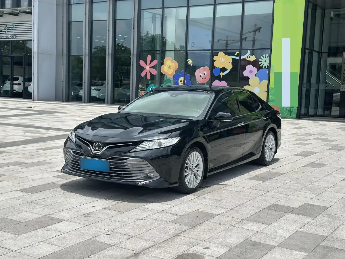 2019 Toyota Camry 2.5L 209HP L4 8AT