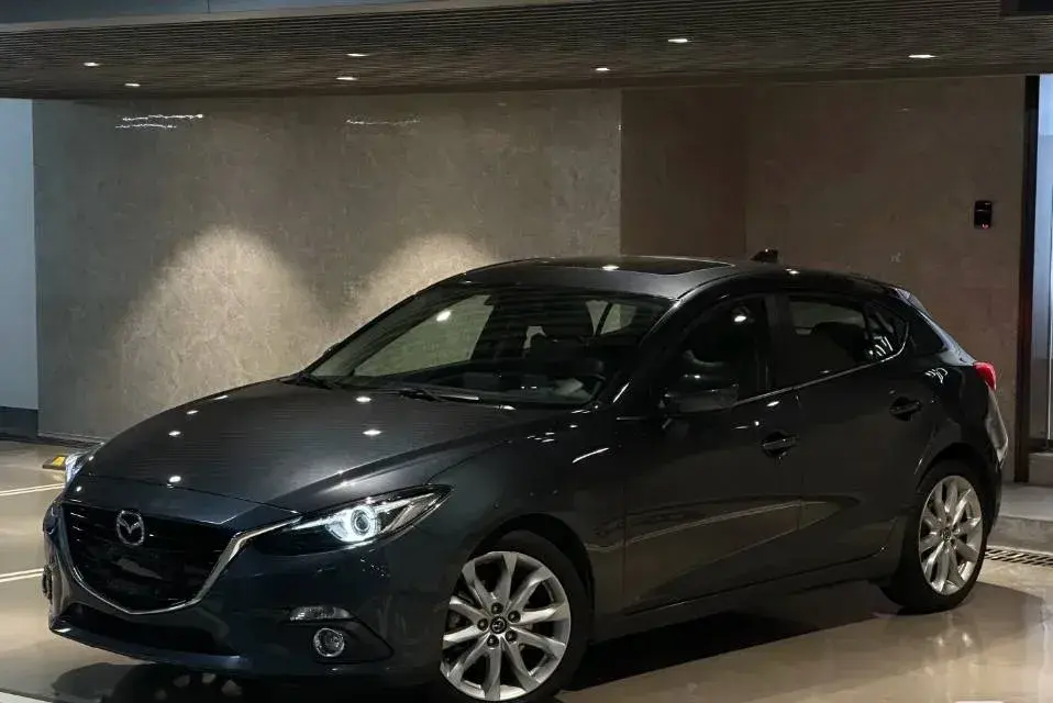 2017 Mazda 3 Axela 1.5L 117HP L4 6AT