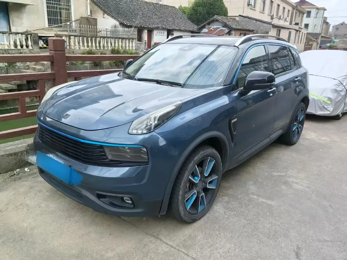 2017 LYNK&CO 01 2.0T 190HP L4 6AT