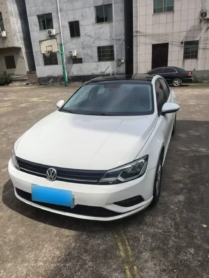 2017 Volkswagen Lamando 1.4T 131HP L4 7DCT
